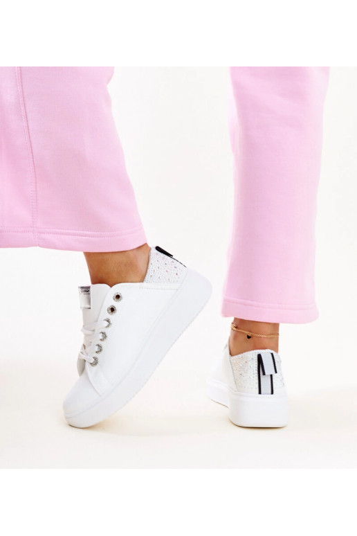 Wit-zilveren sneakers met zirconia... Wit-zilveren sneakers met zirconia...