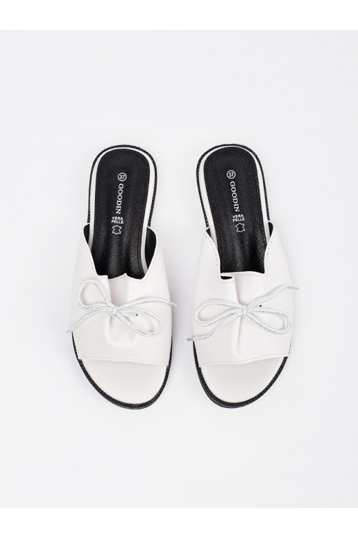 Initte kleur slippers płaksie met een boog Initte kleur slippers płaksie met een boog