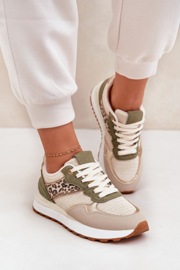 Sportieve schoenen voor dames in groen met platform Davinara