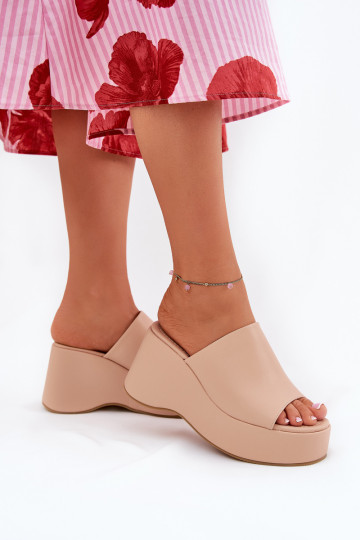 Synthetische leren slippers voor vrouwen met plateau in zandkleur