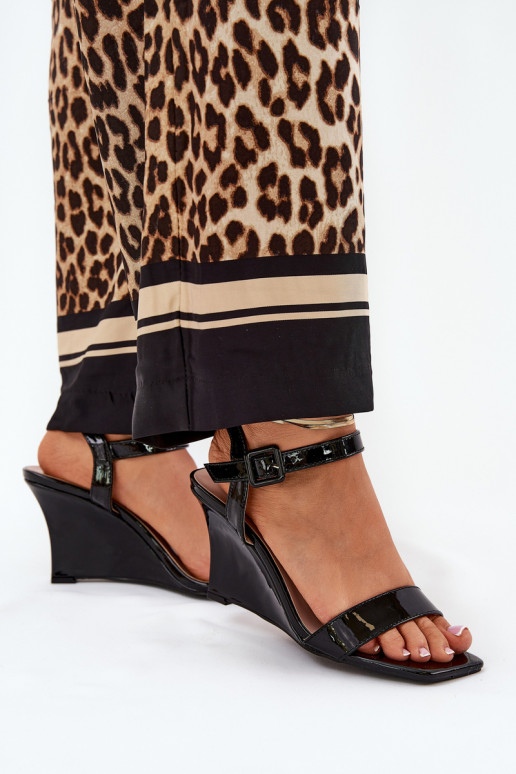 Gelakte sandalen voor dames Op de INig zInart Vliraya Gelakte sandalen voor dames Op de INig zInart Vliraya