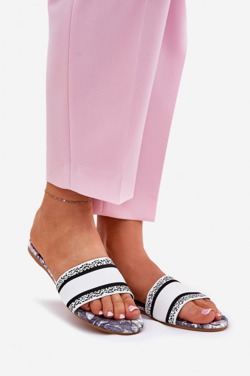 Met patroon gelijk aan Damespantoffels Initte kleur Leysi