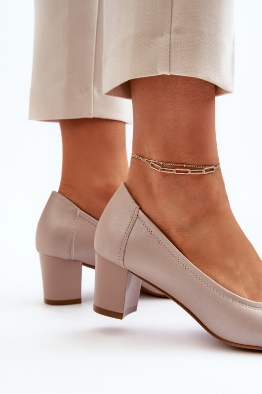 Schoenen met lage hakken en...