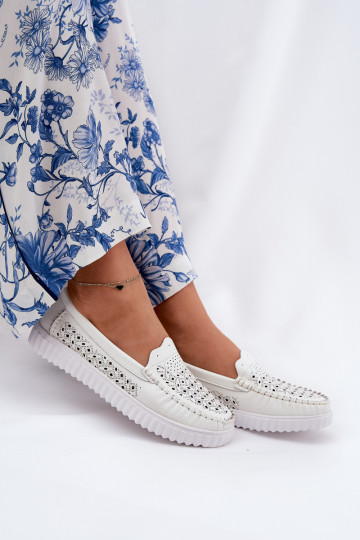 Leren witte dames mocassins met ajour elementen Vinceza 88028