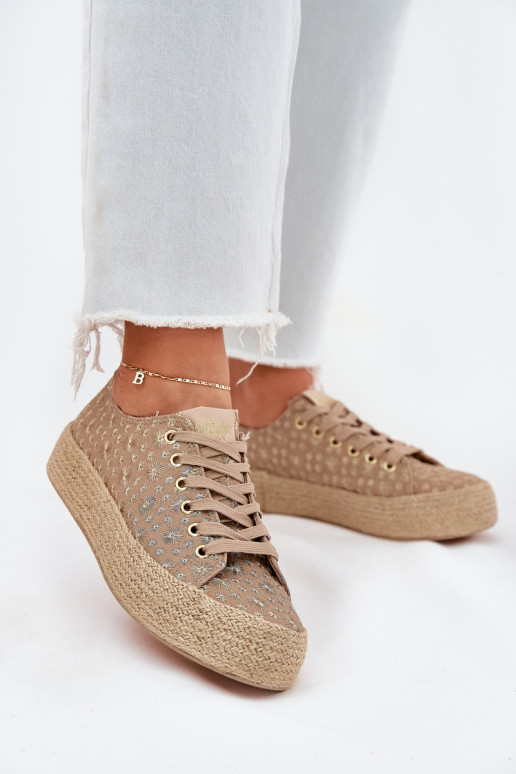 Gepatineerde casual schoenen met platform Lee Cooper LCIN-25-08-3646L in chaki Gepatineerde casual schoenen met platform Lee Cooper LCIN-25-08-3646L in chaki