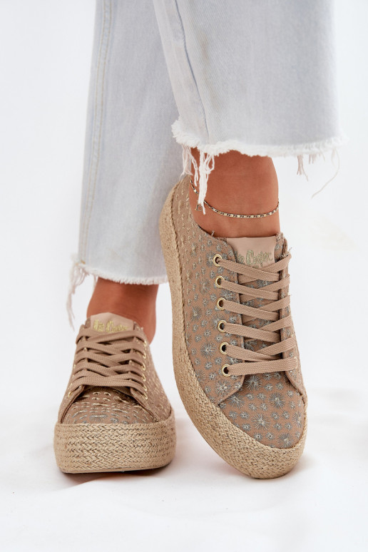 Gepatineerde casual schoenen met platform Lee Cooper LCIN-25-08-3646L in chaki Gepatineerde casual schoenen met platform Lee Cooper LCIN-25-08-3646L in chaki