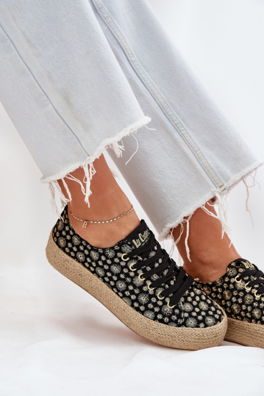 Gepatineerde casual schoenen met platform Lee Cooper LCIN-25-08-3647L in zwart