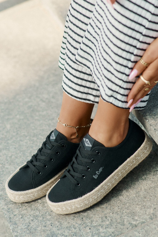 Casual schoenen met veters Lee Cooper LCIN-25-44-3216 in zwart Casual schoenen met veters Lee Cooper LCIN-25-44-3216 in zwart