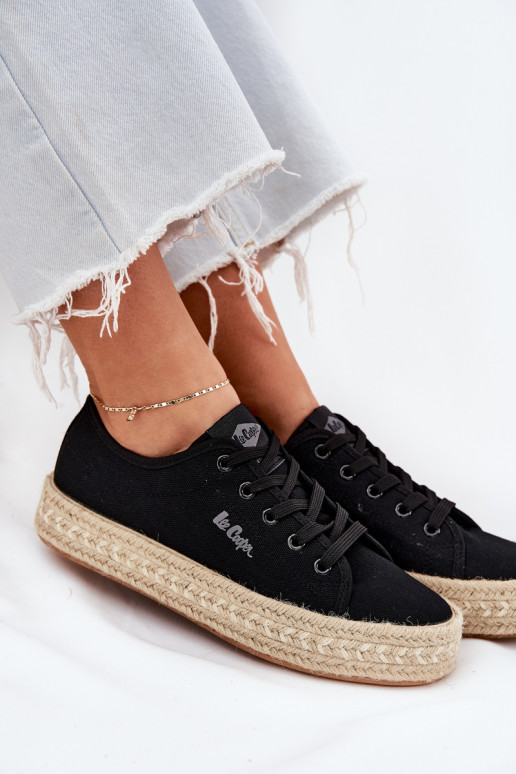 Casual schoenen met veters Lee Cooper LCIN-25-44-3216 in zwart Casual schoenen met veters Lee Cooper LCIN-25-44-3216 in zwart