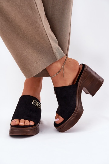 Zwarte vrouwelijke slippers op stevige hakken met gouden details, Vinceza 17400 2