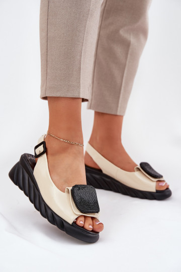 Zandkleurige dames lak schoenen op hak met decoratie, Artiker 56C1567 2