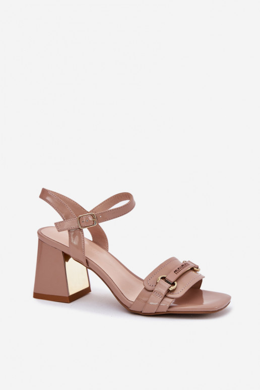Leer Gelakte sandalen voor dames met hakken beige Mevonelle