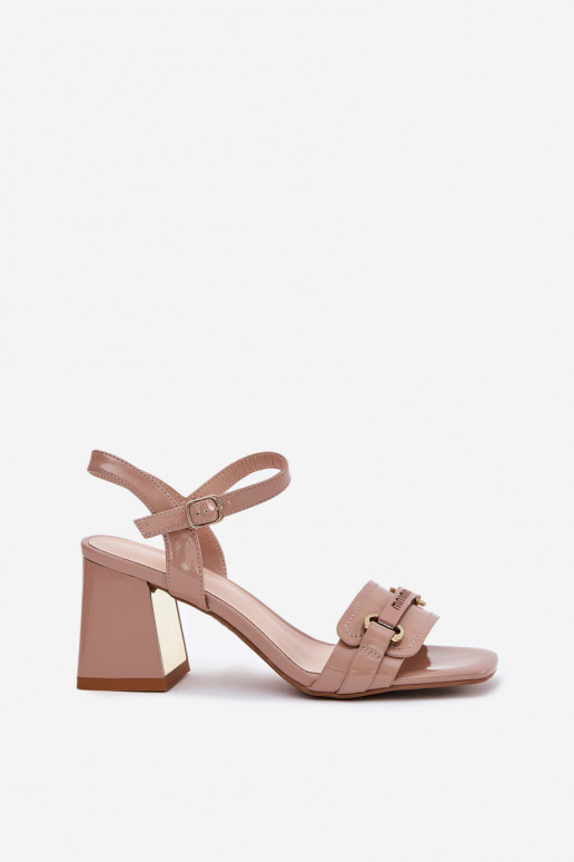 Leer Gelakte sandalen voor dames met hakken beige Mevonelle