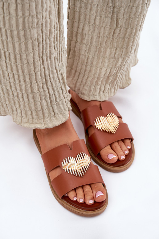 Damespantoffels met brede hakken met gouden details bruine kleur Karinma