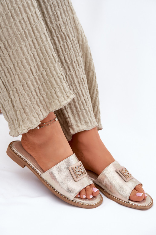 Platte slippers voor dames met ornamenten S.Barski KV51-089 gouden kleur Platte slippers voor dames met ornamenten S.Barski KV51-089 gouden kleur