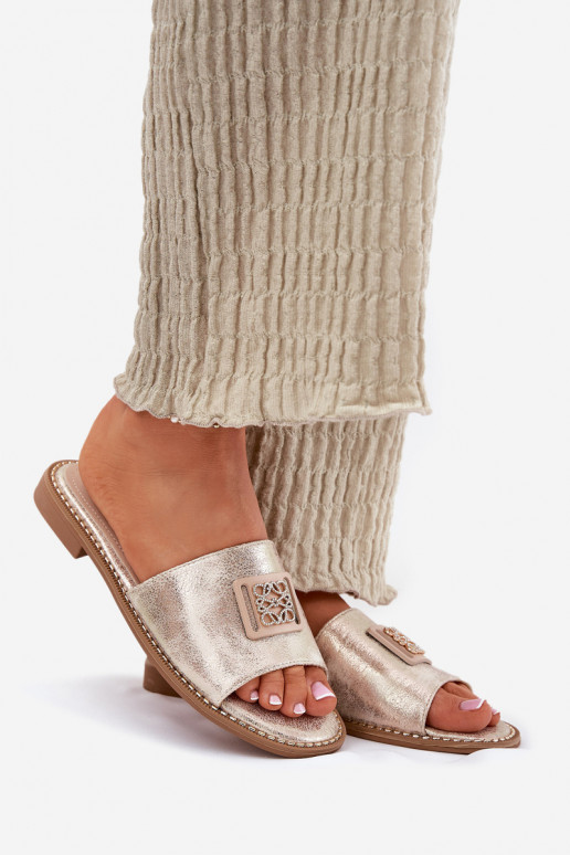 Platte slippers voor dames met ornamenten S.Barski KV51-089 gouden kleur Platte slippers voor dames met ornamenten S.Barski KV51-089 gouden kleur