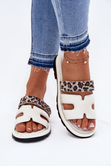 Ivoor kleurige leren dames slippers met klittenbandsluiting en luipaardprint, Vinceza 66769