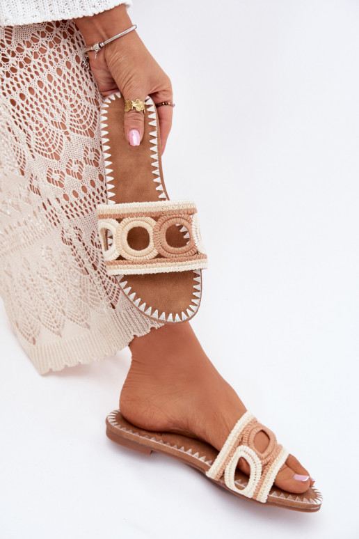 SzydełkoIne Damespantoffels met brede hakken beige Nirina SzydełkoIne Damespantoffels met brede hakken beige Nirina