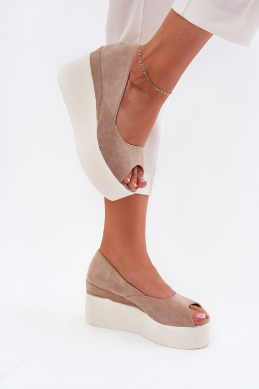 Dames sandalen Op de INig en platform beige Felyra