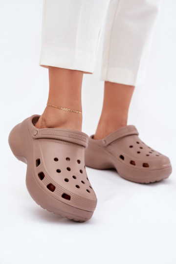 LichtgeInicht pantoffels Damespantoffels met trendy massieve zolen Big Star RR274A121 beige 2