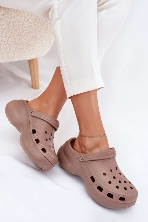 LichtgeInicht pantoffels Damespantoffels met trendy massieve zolen Big Star RR274A121 beige LichtgeInicht pantoffels Damespantoffels met trendy massieve zolen Big Star RR274A121 beige