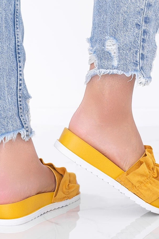 Mosterdkleurige sandalen met plooien,...