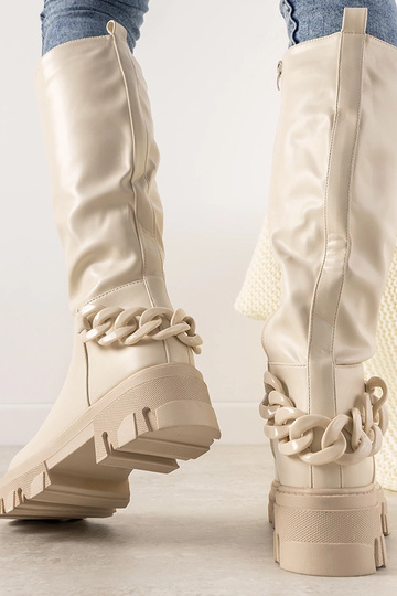 Sandkleurige laarsjes met ketting, „Coniak" 2