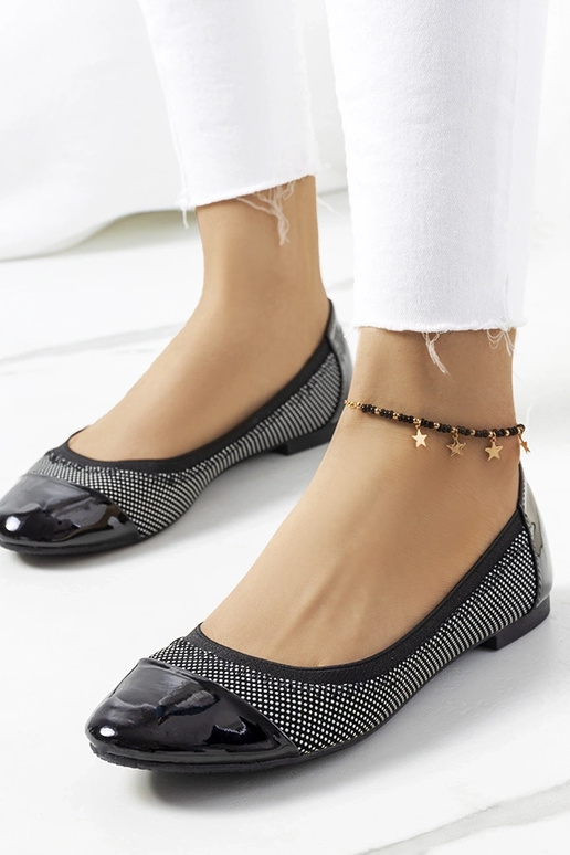 Jonna sorte polkaprikkede...