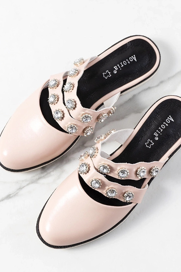 Pink flip-flops med nitter... 2