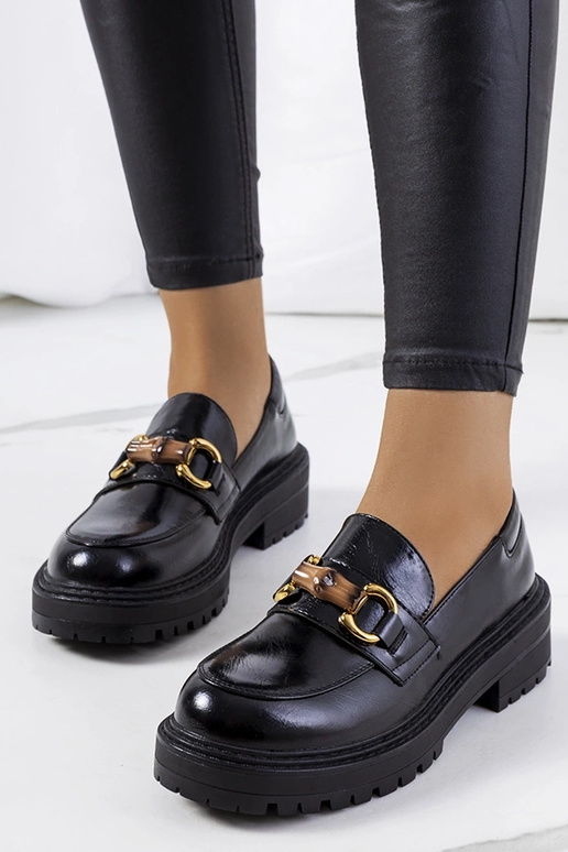 Zwarte mocassins, „Kemze"