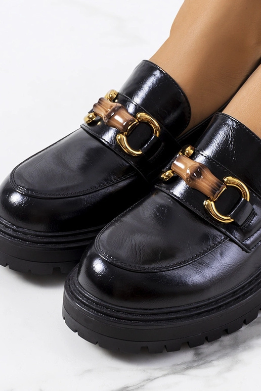 Zwarte mocassins, „Kemze"