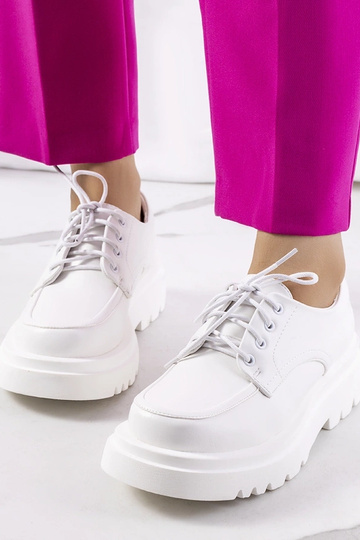 Witte oxford schoenen, „Nunes"