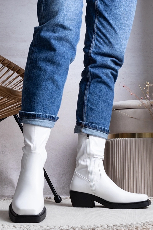 Witte enkellaarsjes met hak, „Marisa"