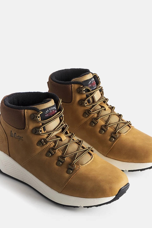 Brune isolerede støvler...