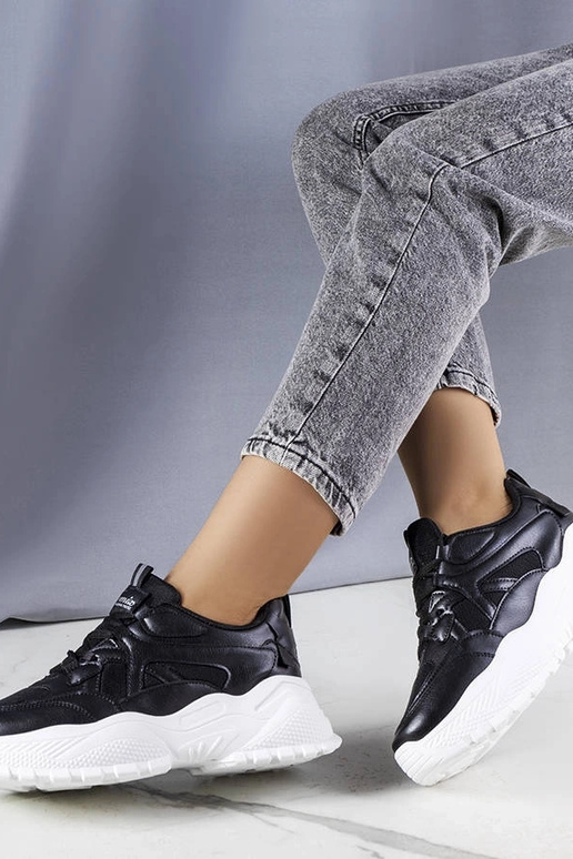 Sorte sneakers med massiv Lorene-sål Sorte sneakers med massiv Lorene-sål