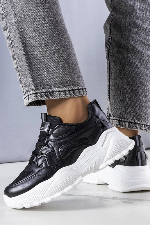 Sorte sneakers med massiv Lorene-sål Sorte sneakers med massiv Lorene-sål