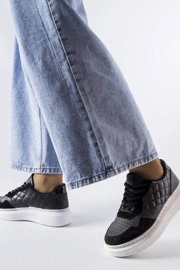 Sorte Latoya sneakers til...