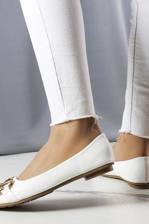 Shawnas hvide firkantede balletflader