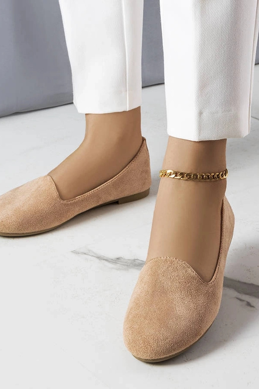 Zandkleurige schoenen van kunstsuède...