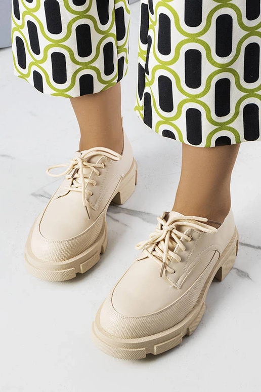 Beige sko med en massiv sål Kay Beige sko med en massiv sål Kay