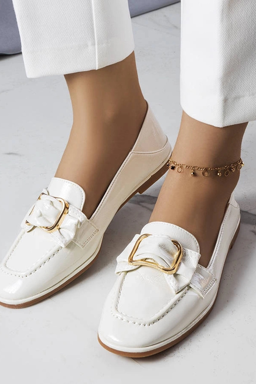 Witte lakleren mocassins met gesp,...