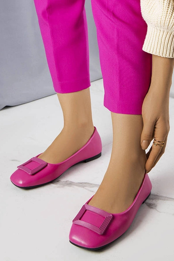 Pink ballerinaer med...