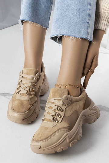 Beige sneakers i en... 2