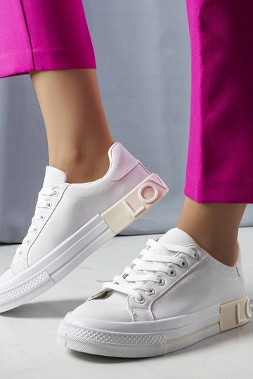 Hvide og beige sneakers...