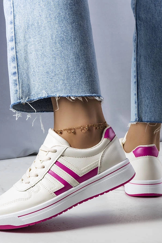 Creme sneakers med lyserøde indlæg... Creme sneakers med lyserøde indlæg...