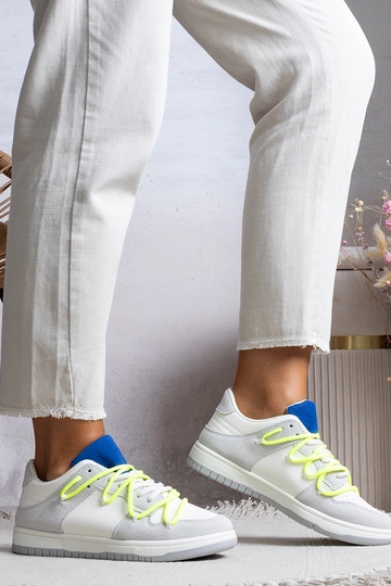 Grå damesneakers med neon snørebånd Arcobaleno