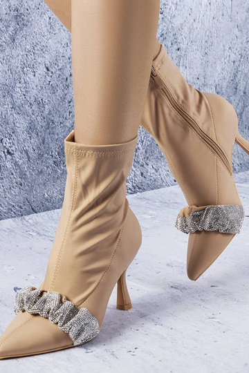 Beige ankelstøvler...