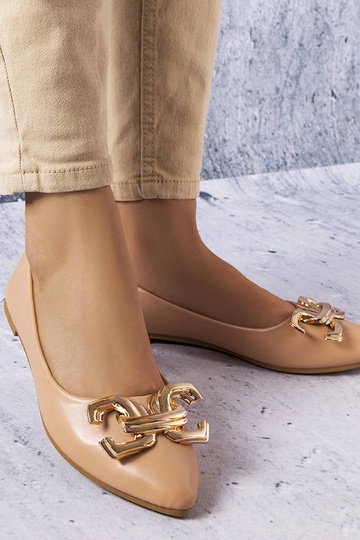 Donkerzandkleurige schoenen met versiering, „Vallée"