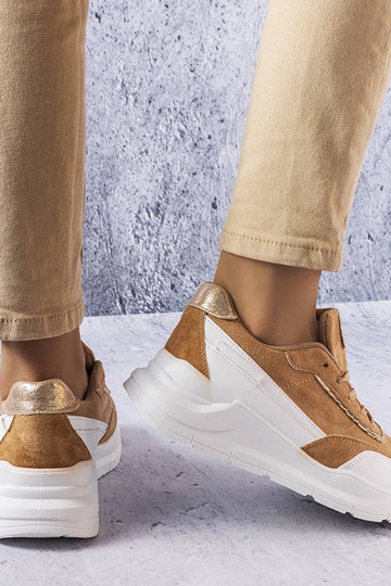 Zandkleurige sportieve... 2