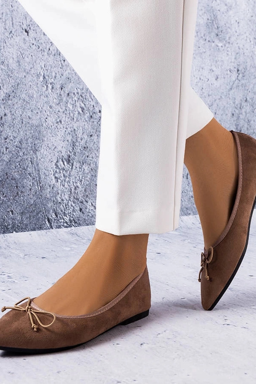 Brune ballerinaer med spids tå fra...